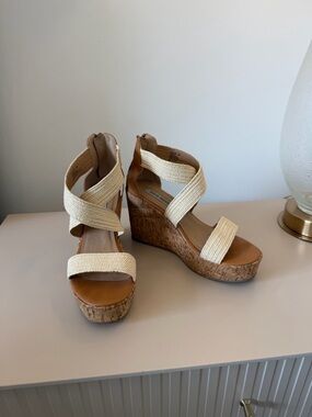 Steve Madden Beige Cork Wedge Sandals with Cross-Strap Design